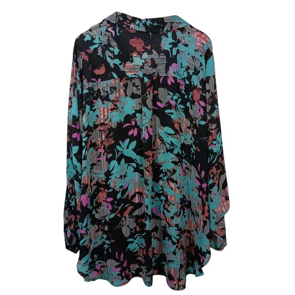 Boutique Brand, Plus Size 3X, Button Down blouse, Multi-Colored, Lovely, Light - Picture 3 of 16